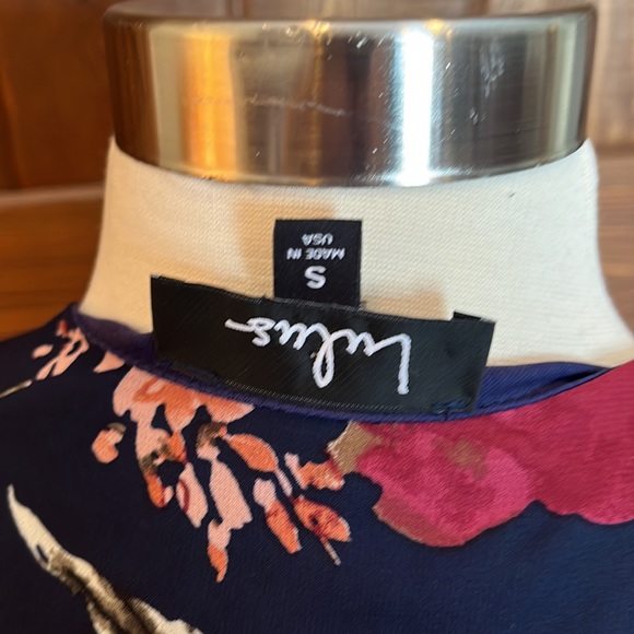 Blue and floral Dress Size Small - Picture 6 of 9